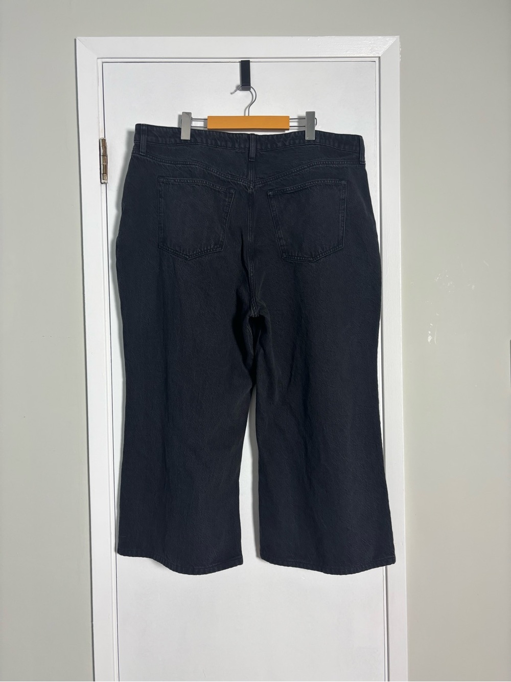 High-Rise Wide-Leg Crop Jeans in Black - Picture 5 of 9